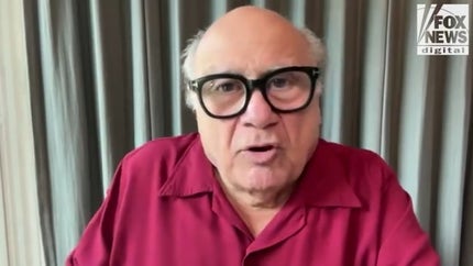Danny DeVito, Rhea Perlman thought ‘Matilda’ roles were ‘great parts’ as he reprises role live in concert