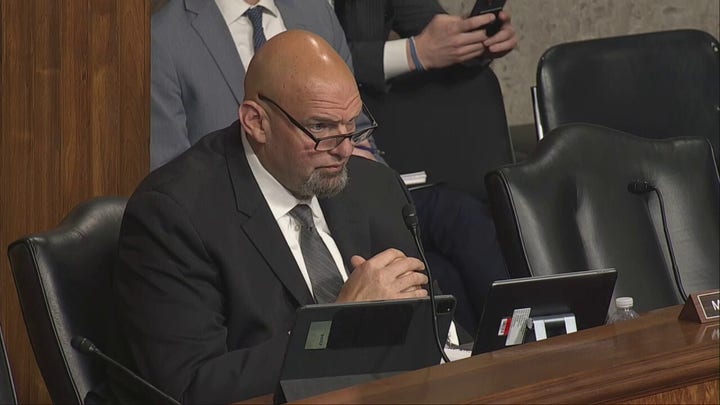 Fetterman struggles through Senate Banking Committee questioning