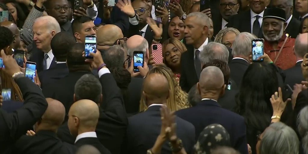 Former presidents Obama, Biden, Clinton arrive at Rev Jesse Jackson memorial service