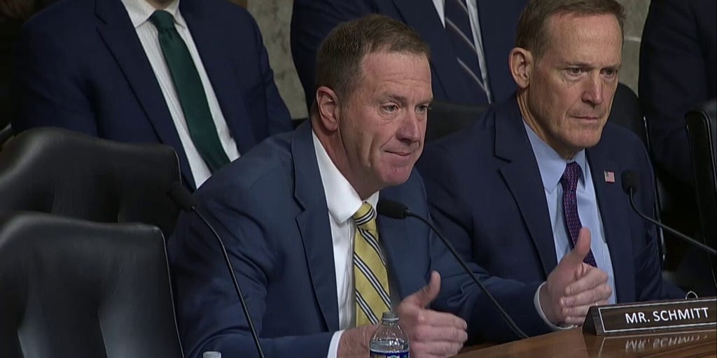 Senator warns of 'powder keg' as ICE agents are villainized