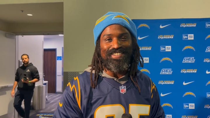 NFL legend Ricky Williams talks 2022 season, Mike Leach death