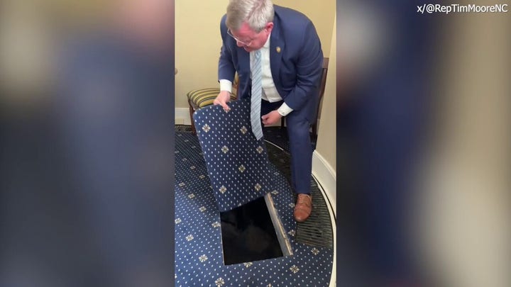 Secret US Capitol passageway showcased by US congressman