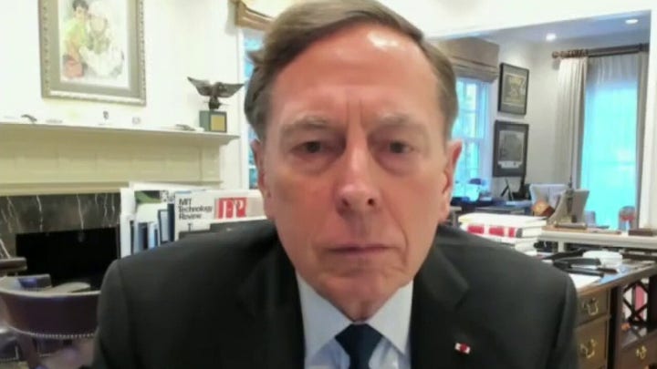 Gen. Petraeus: Russia positioned to invade Ukraine, provide example of 'shock and awe'