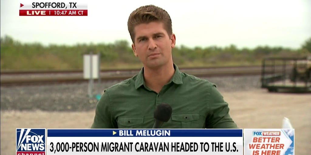 3,000-person migrant caravan headed to the Texas border | Fox News Video