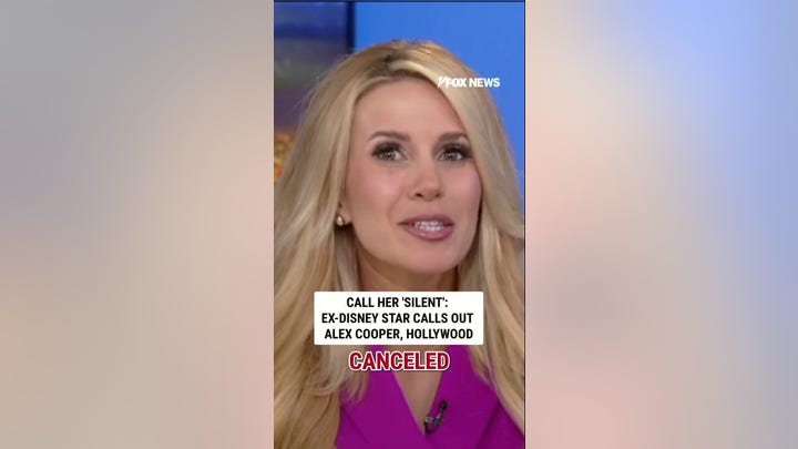 Dile que «se calle»: una exestrella de Disney arremete contra Alex y Hollywood 