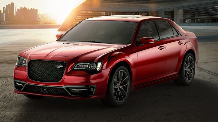 Chrysler 300C unveiled as brand’s last Hemi V8-powered car