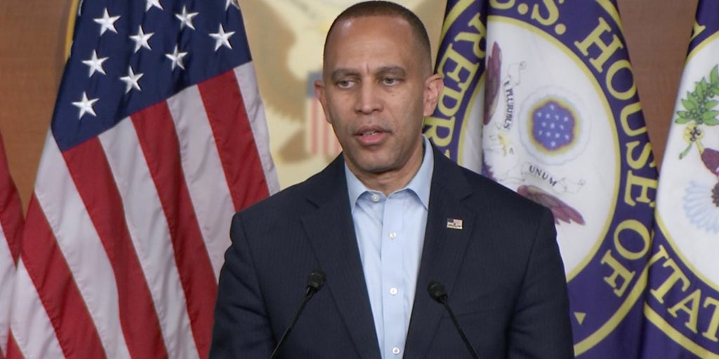 WATCH LIVE: House Minority Leader Hakeem Jeffries holds a press conference
