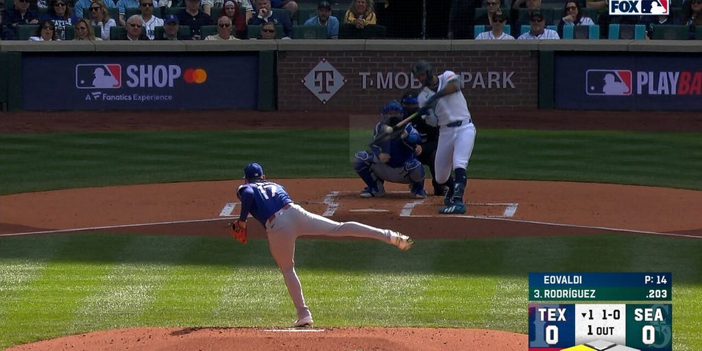 Julio Rodriguez drives in run, giving Mariners early lead over Rangers