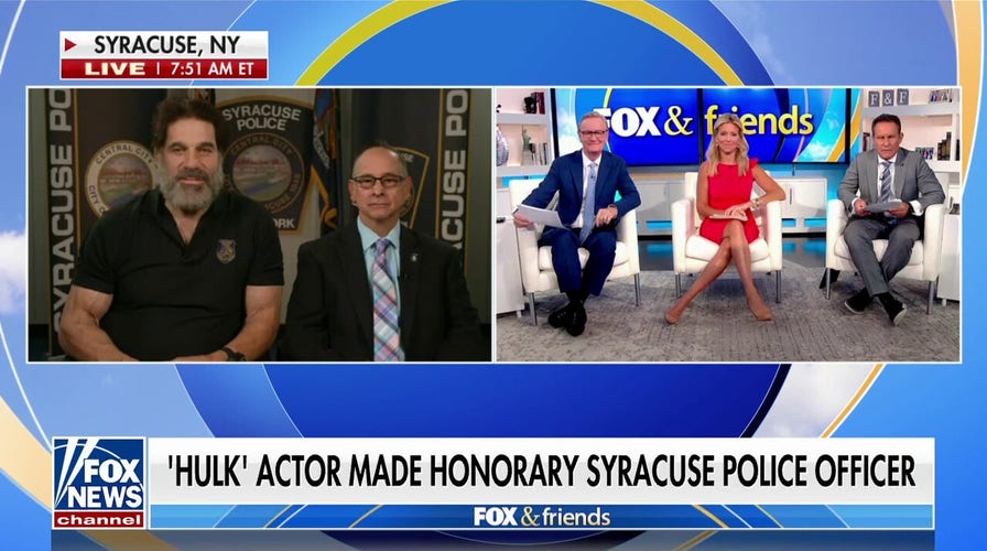 Syracuse Police Department makes 'Hulk' actor honorary officer