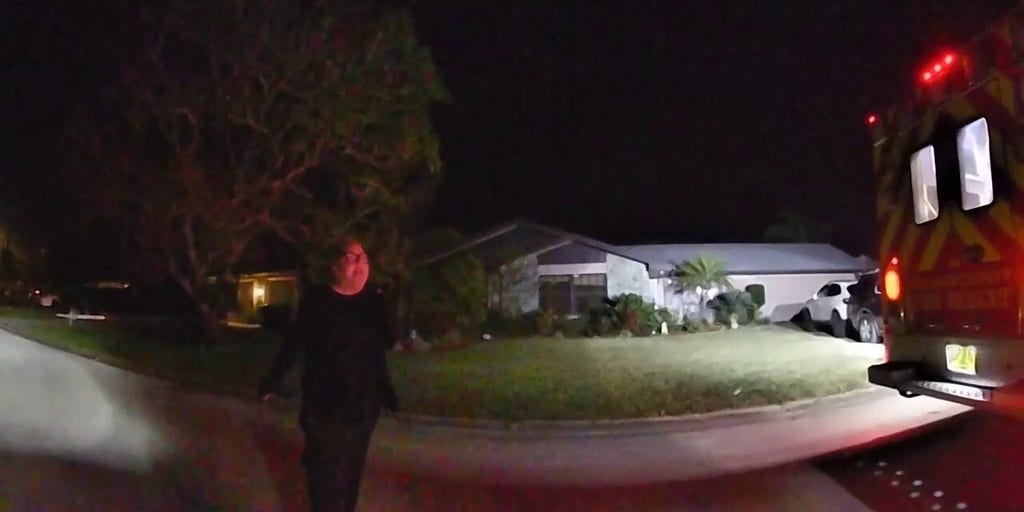 Florida teacher yells at police officer after he busted party