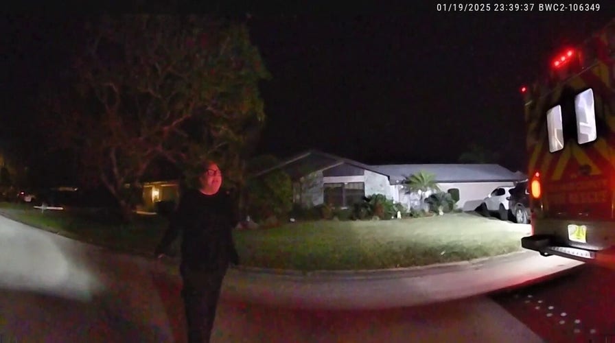 Florida teacher yells at police officer after he busted party