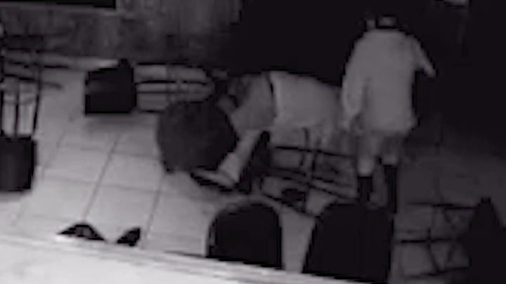 Florida surveillance video: Customers tackle alleged gunman inside bar