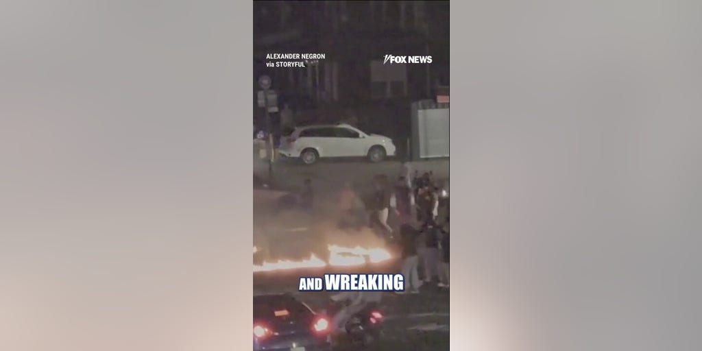 Mob flies Palestinian flag during FIERY drag race