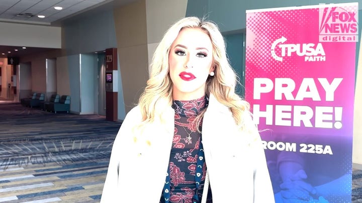 El presidente de la sección de TPUSA, rechazado dos veces por el gobierno estudiantil de la universidad, promete luchar: «No voy a dar marcha atrás».