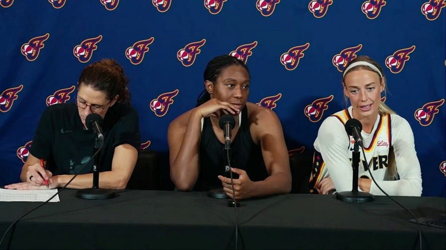 Fever's Sophie Cunningham reacts to boos from Tempo fans