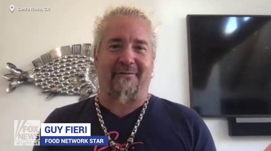 Guy Fieri revela la comida que cocinará este otoño