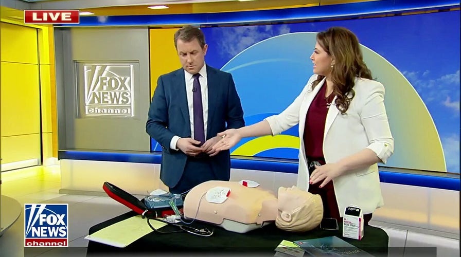 Buffalo Bills trainer receiving praise for immediate CPR response