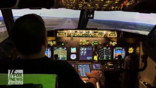 English man creates life-sized 737 flight simulation in his garage - Fox News