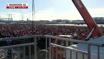 Bryan Llenas shows crowd size at Trump's NJ rally: 'Sends a message'