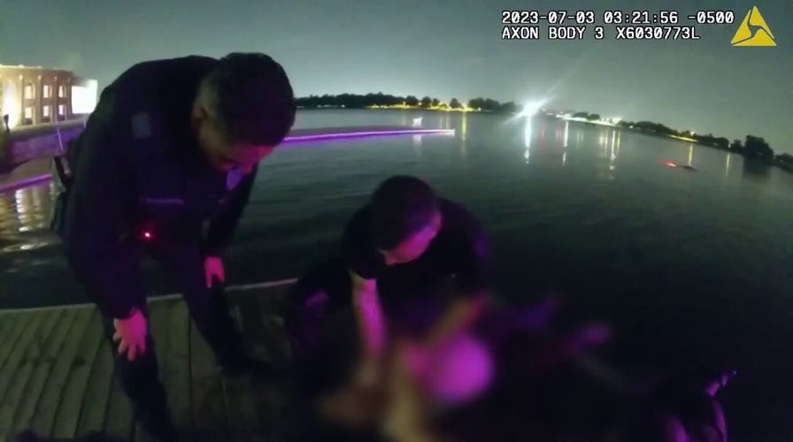 Texas officers rescue woman in submerged car, administer CRP: 'Got a pulse'