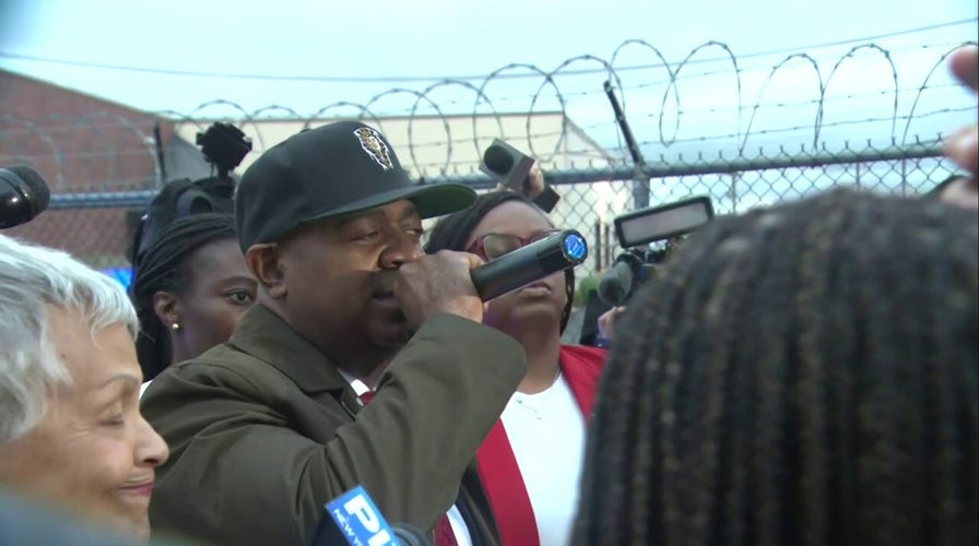 Newark mayor speaks after being released from HSI facility
