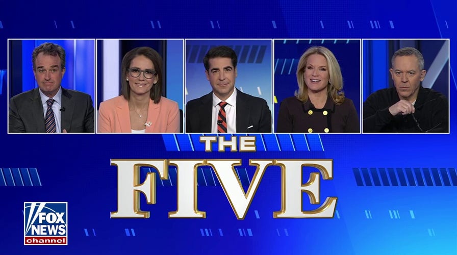  Nancy Pelosi slinging mud each   accidental  she gets astatine  Trump