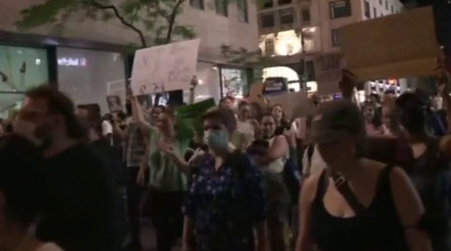 Mass protests emerge in New York, Washington, and nationwide