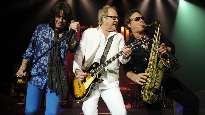 Foreigner band members say Mick Jones battles ‘serious health issues’ 