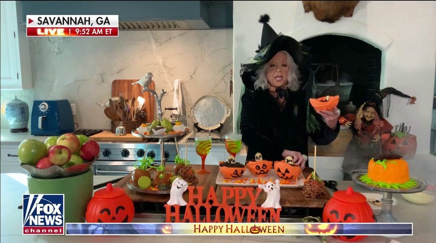 Paula Deen shows off her spooky Halloween snacks