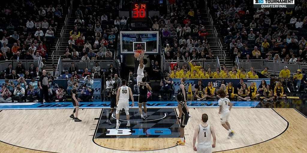 Roddy Gayle Jr. cuts baseline for the jam, extending Michigan's lead over Purdue