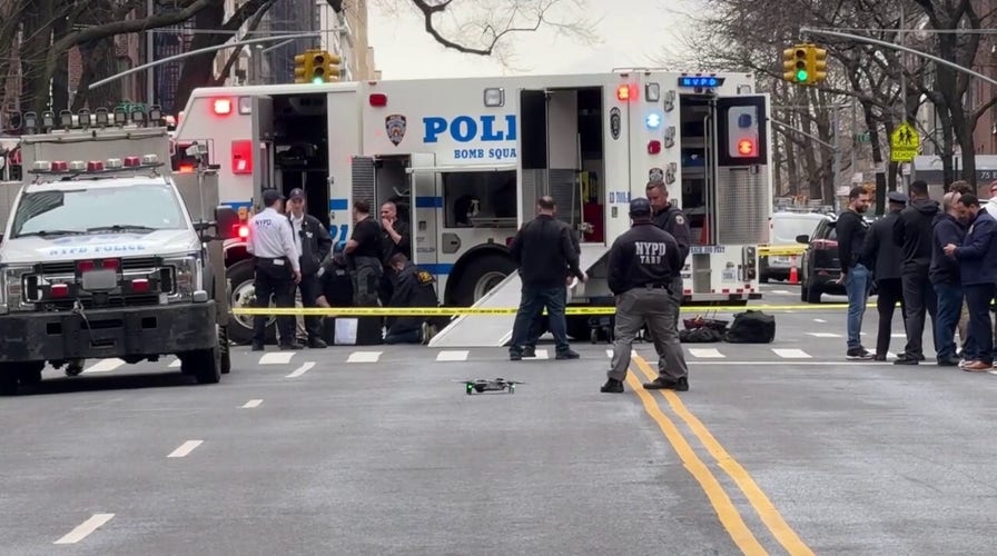 Heavy police presence seen in NYC Sunday amid IED probe near Gracie Mansion