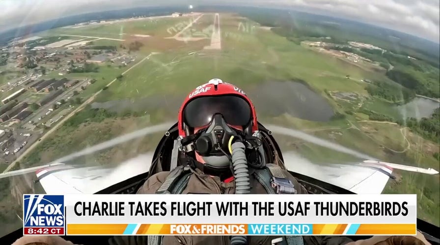  Charlie Hurt flies with USAF Thunderbirds