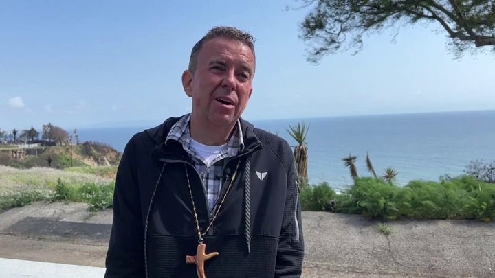 LA-area congregation returns for first time to site where wildfires destroyed church