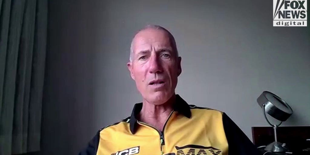 JCB Hydromax shatters the world land speed record by topping 400 mph