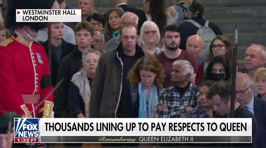 Thousands line up to pay respects to Queen Elizabeth II