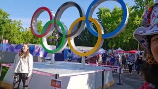 Olympics super fan shows off show-stopping outfits on streets of Paris - Fox News