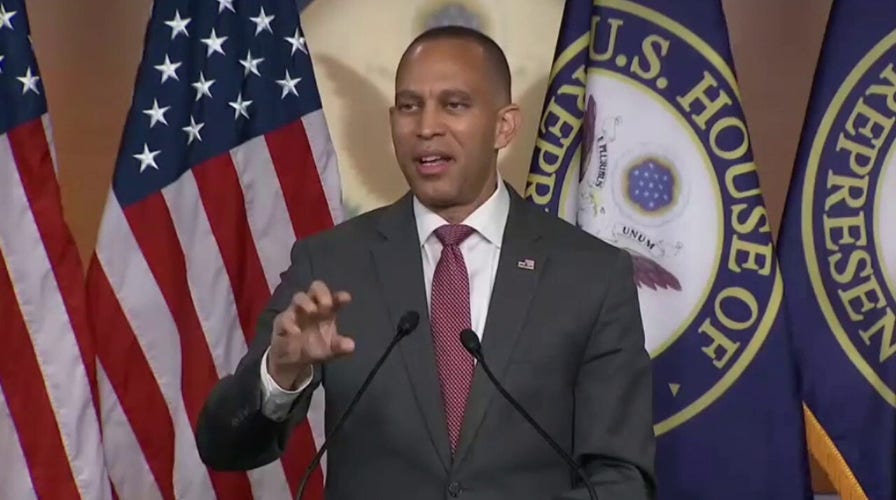 Hakeem Jeffries defends Kamala Harris from border criticism