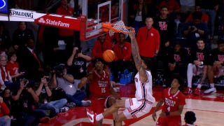 Houston' Kingston Flemings Finds Chris Cenac Jr., Who Finishes with a Powerful Dunk vs Texas Tech