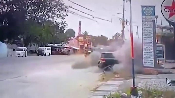 VER: Alcalde filipino sobrevive a un ataque con lanzagranadas contra tu coche