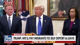  President Trump responds to controversial AI-generated image of him as the pope - Fox News