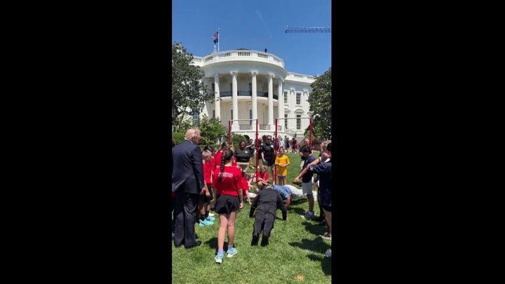 Gary Player, 90, and golf star Bryson DeChambeau have a push-up contest