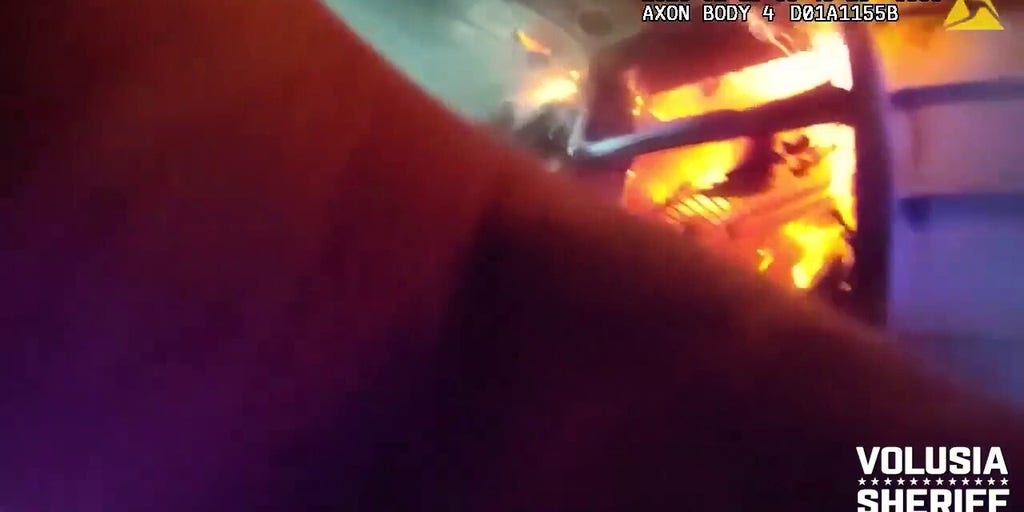 Florida deputy rescues woman from a house fire