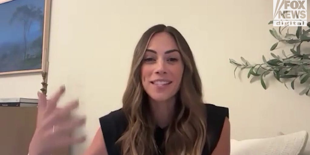 Jana Kramer shares what it was like working with Kelsey Grammer on new Christmas movie