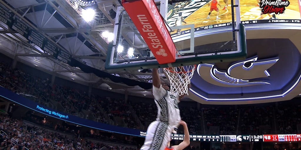 Jeremy Fears finds Coen Carr for High-Flying Alley-Oop Slam vs. Illinois