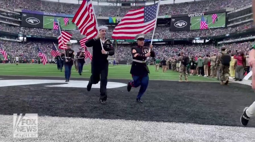 Military leaders celebrate America's veterans at New York Jets game