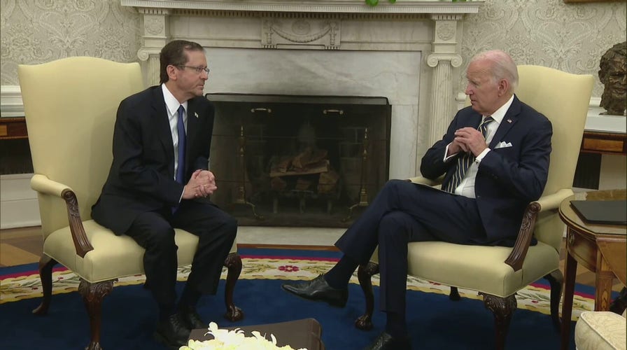 Biden mumbles during his address to Israeli President