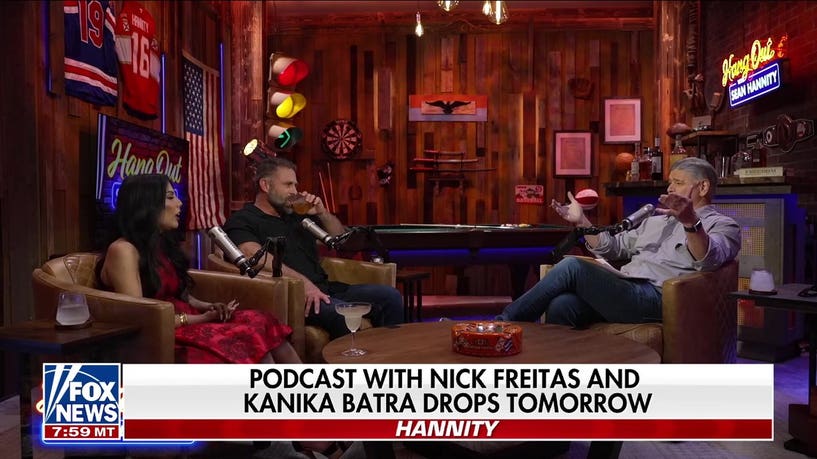 ‘Hang Out with Sean Hannity’: Finding an audience as a podcaster