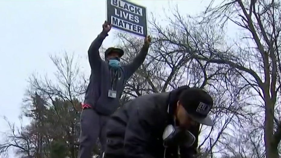 Minnesota protesters make demands during another night of unrest after Daunte Wright shooting