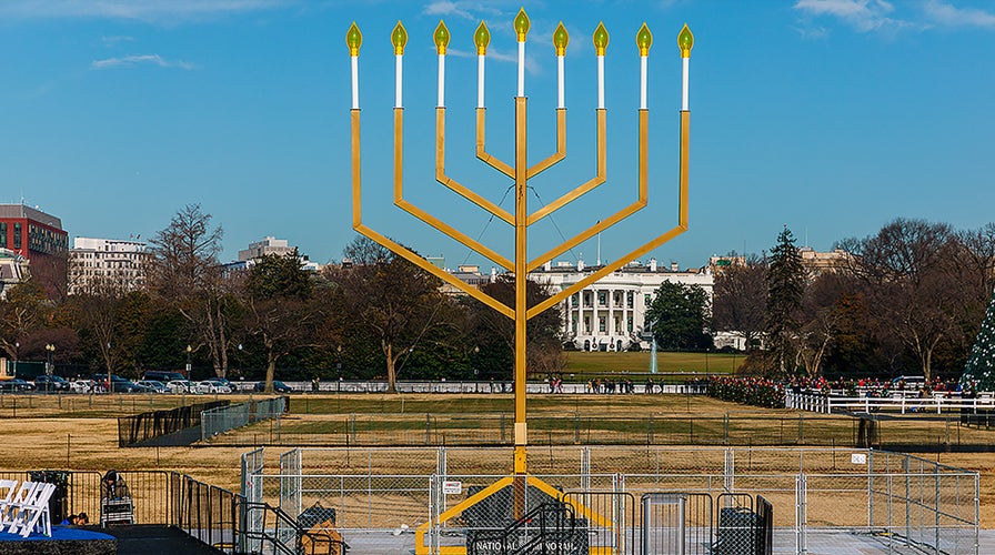  Tributes for Australia massacre victims determination    successful  astatine  National Menorah Lighting successful  Washington, D.C.
