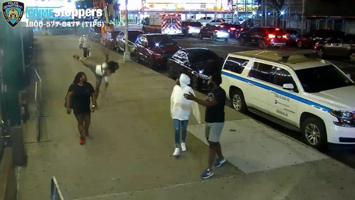 Video shows New York City subway attack suspects leaving scene 